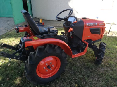 Traktor Kubota B1220 