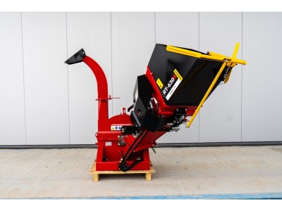 Diskový štěpkovač RT-630R za traktor s hydraulickým válcem Remet