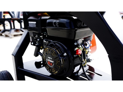 Špalíkovač se spalovacím motorem Model RS-80 Remet (7 HP)