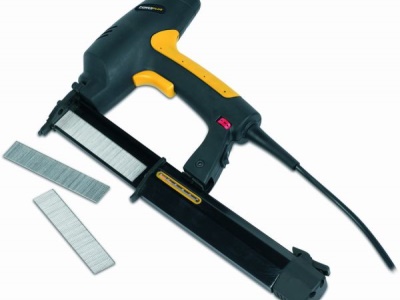 POWX138 - Elektrická sponkovačka/hřebíkovačka