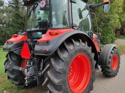 Zemědělský traktor Kubota M4073