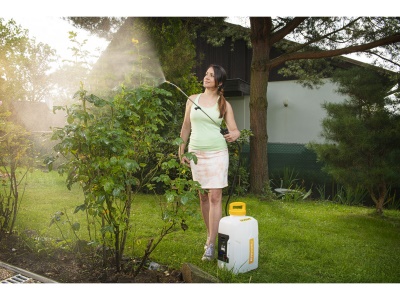 Riwall PRO RAS 1220 SET - aku postřikovač 20 V + 2Ah baterie + nabíječka