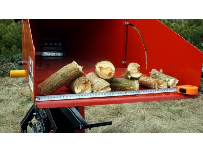 Špalíkovač se spalovacím motorem Model RS-80 Remet (7 HP)