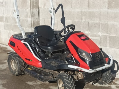 Travní traktor SECO Goliath 4x4