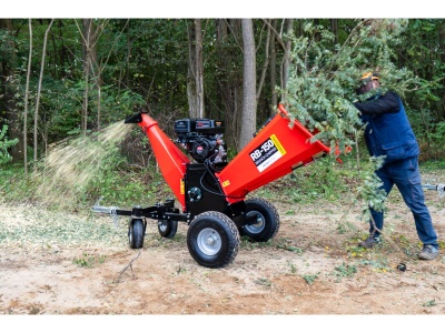 Bubnový štěpkovač se spalovacím motorem RB-150 Remet (15 HP)