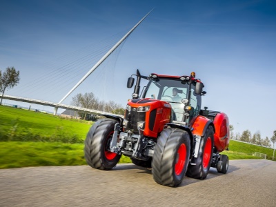 Zemědělský traktor Kubota M7153