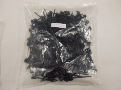 TECHline Plastový kolík  (200ks)