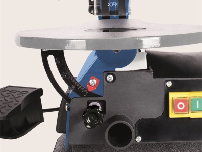 Scheppach DECO-XLS - lupínková pila s nožním ovladačem