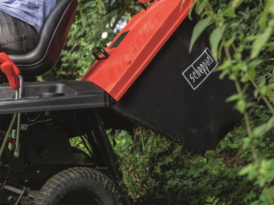 Scheppach MR 230-61 - travní rider 61 cm s zadním a bočním výhozem a mechanickou převodovkou