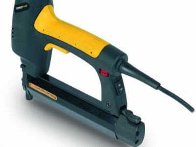 POWX138 - Elektrická sponkovačka/hřebíkovačka