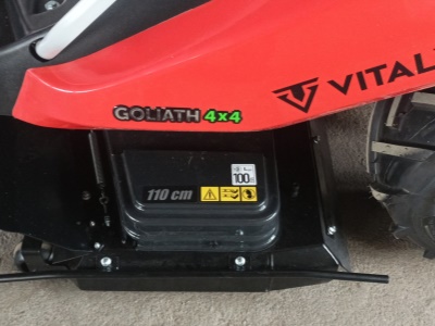 Travní traktor SECO Goliath 4x4 - SEČENÍ 110 cm