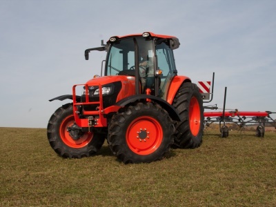 Zemědělský traktor Kubota M 8560