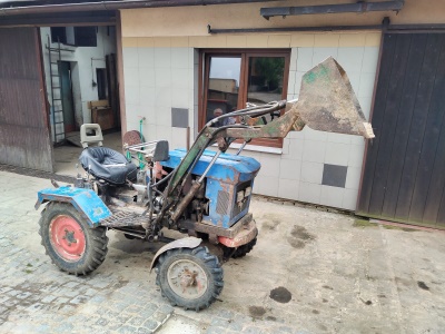 Zemědělský traktor