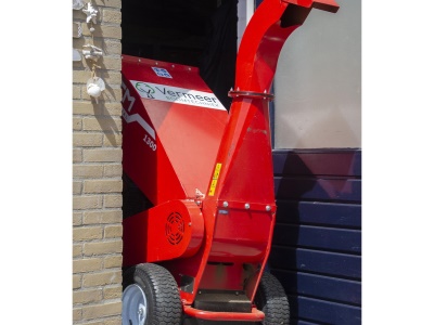 GTM GTS 1300 WDG - benzinový drtič dřeva s pojezdem