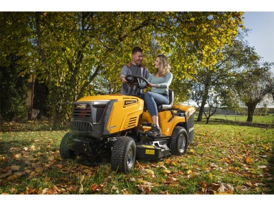 Riwall PRO RLT 102 HRD TWIN - dvouválcový travní traktor 102 cm se zadním výhozem a hydrostatickou převodovkou