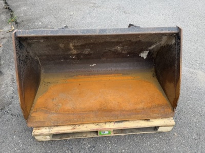Kloubový nakladač GiANT D337T