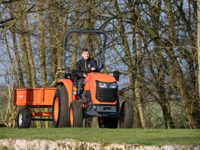 Malotraktor Kubota L1-382D ROPS
