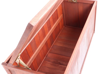 Box VICTORIA