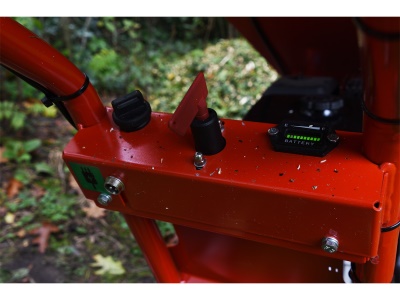 GTM GTS 1300 WDG - benzinový drtič dřeva s pojezdem