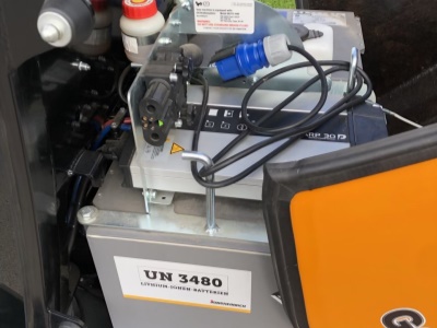 Elektrický kloubový nakladač GiANT G2200 E