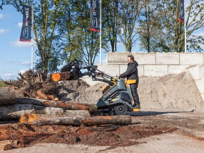 GiANT Skid steer pásový GS950TE