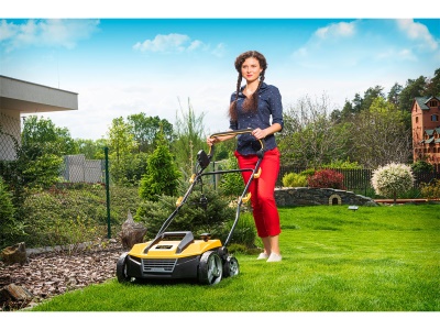 Riwall PRO REV 3816 - travní provzdušňovač s elektrickým motorem combi 3 v 1