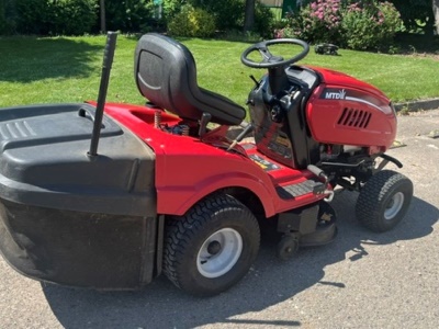 Travní traktor MTD 160/92