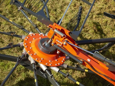 Shrnovač Kubota RA2500