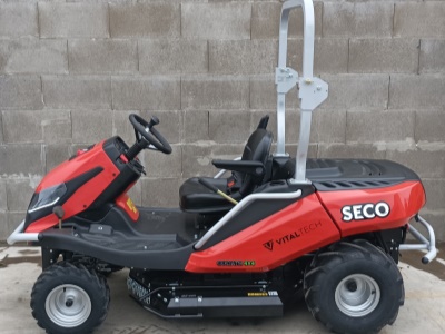 Travní traktor SECO Goliath 4x4 - SEČENÍ 110 cm