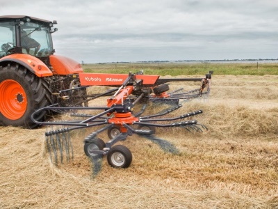 Shrnovač Kubota RA2000