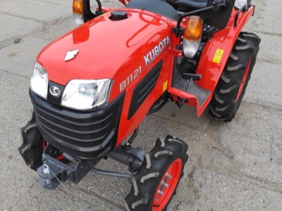 Malotraktor Kubota B1121