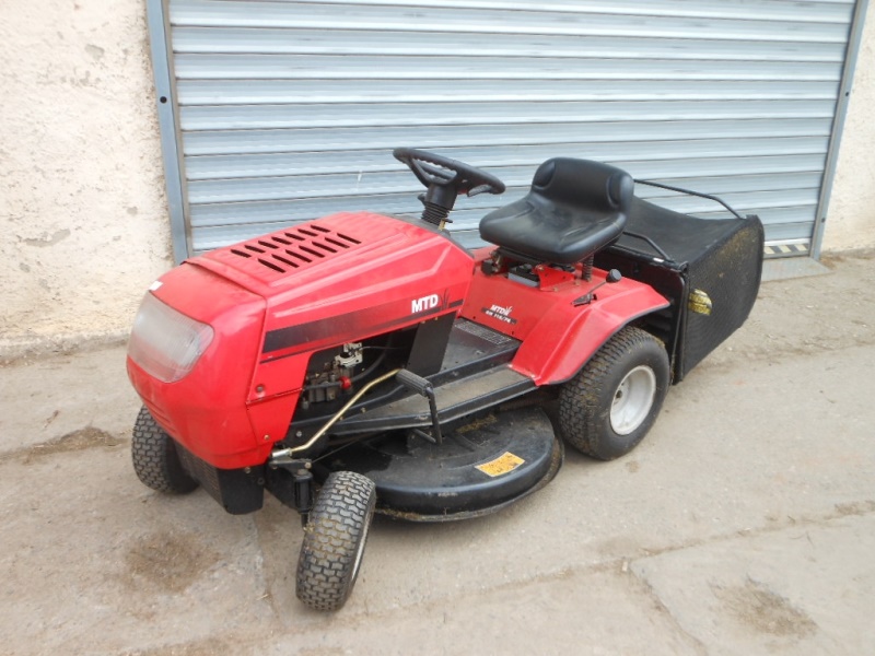 Travní traktor MTD RH 115/76