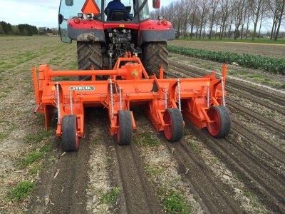 Kultivátor RF STRIP-TILL Struik