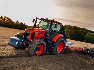 Zemědělský traktor Kubota M7133
