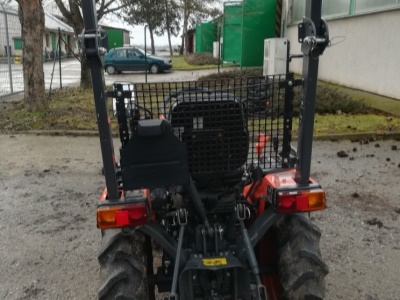 Traktor Kubota B1181 EC