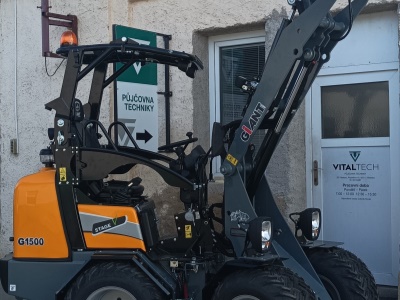 Kloubový nakladač GiANT G 1500