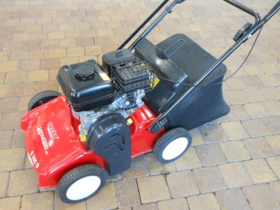  Hecht S 390 B - benzínový provzdušňovač