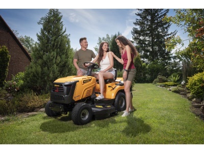 Riwall PRO RLT 102 HRD TWIN - dvouválcový travní traktor 102 cm se zadním výhozem a hydrostatickou převodovkou
