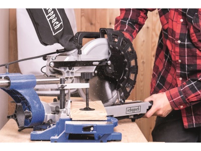 Scheppach HM 254 - pokosová pila s potahem a laserem + 2. kotouč