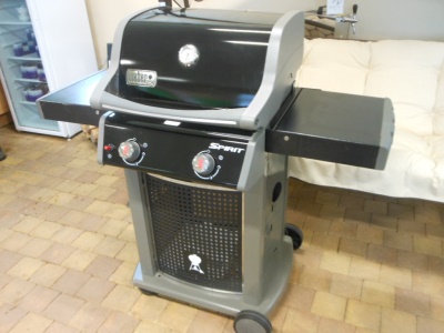 Gril Weber Spirit E-210 Classic, černý