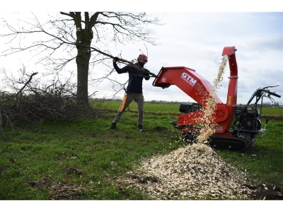 GTM GTS 1300 RG - benzinový drtič dřeva s pásovým pojezdem