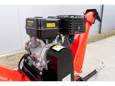 Bubnový štěpkovač se spalovacím motorem RB-150 Remet (15 HP)