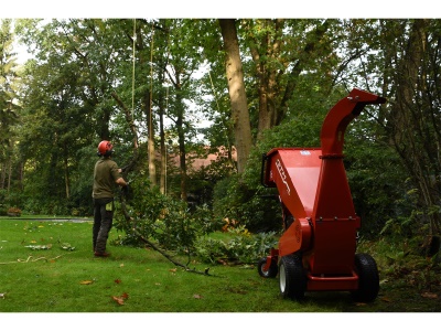 GTM GTS 1300 WDG - benzinový drtič dřeva s pojezdem