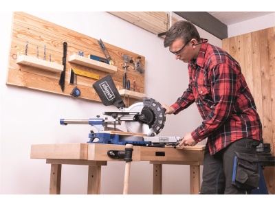 Scheppach HM 254 - pokosová pila s potahem a laserem + 2. kotouč