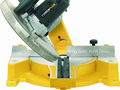 POWX075 -  Pokosová pila s laserem a potahem 2.000 W