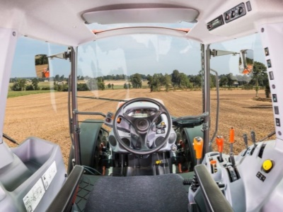 Zemědělský traktor Kubota M5112