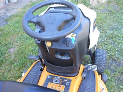 Travní traktor Cub Cadet CC1022 KHN