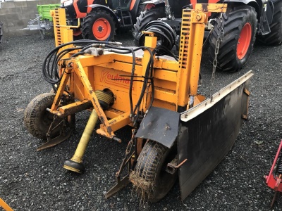 Čelní osekávač cibulové natě Keulmac a Vyorávač cibule Keulmac