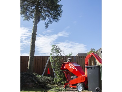 GTM GTS 1300 WDG - benzinový drtič dřeva s pojezdem