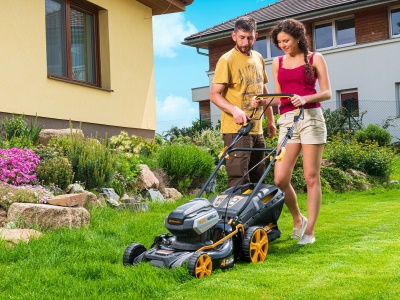Riwall PRO RALM 4640SPi - Travní sekačka AKU 40 V 4v1 s pojezdem a bezuhlíkovým motorem (bez baterie a nabíječky)